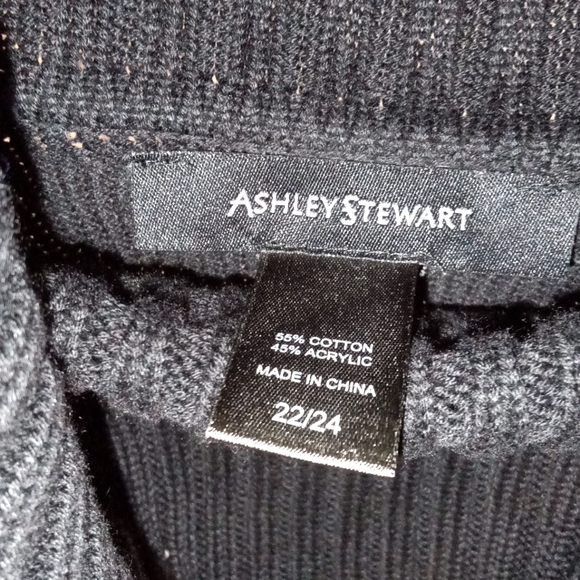 Black Nitty Sweater - Picture 9 of 9